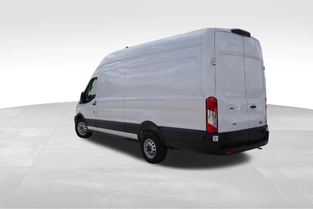 New 2027 Oxford White Ford Base image 5