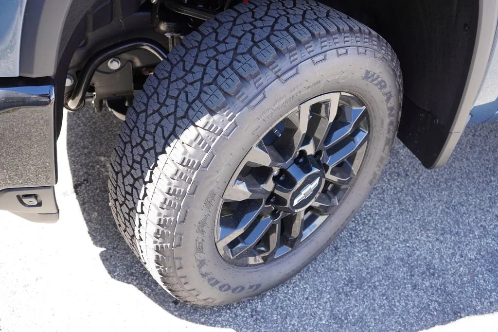 New 2026 Lakeshore Blue Metallic Chevrolet LT image 9