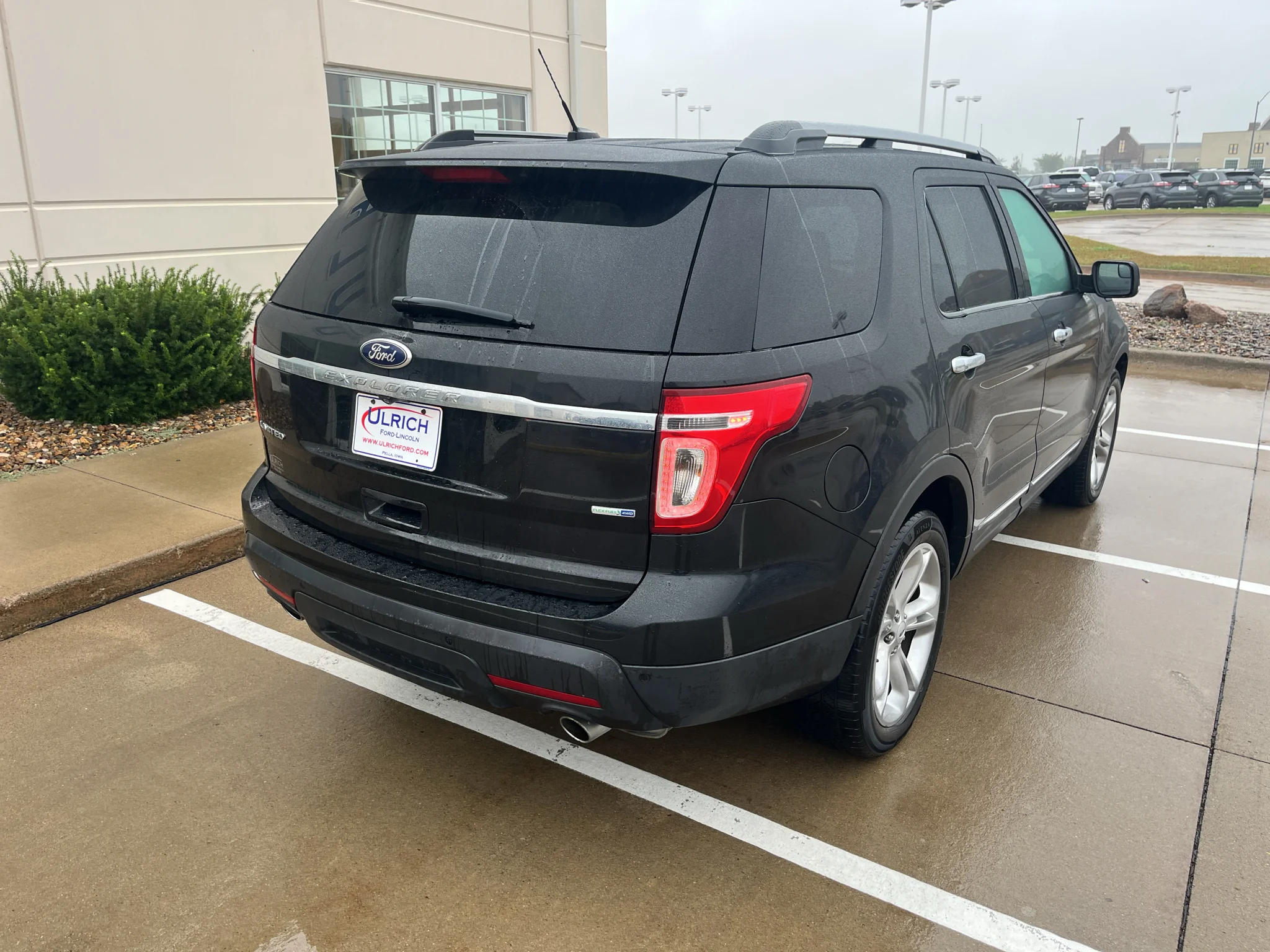 Used 2014 Tuxedo Black Metallic Ford Limited image 10
