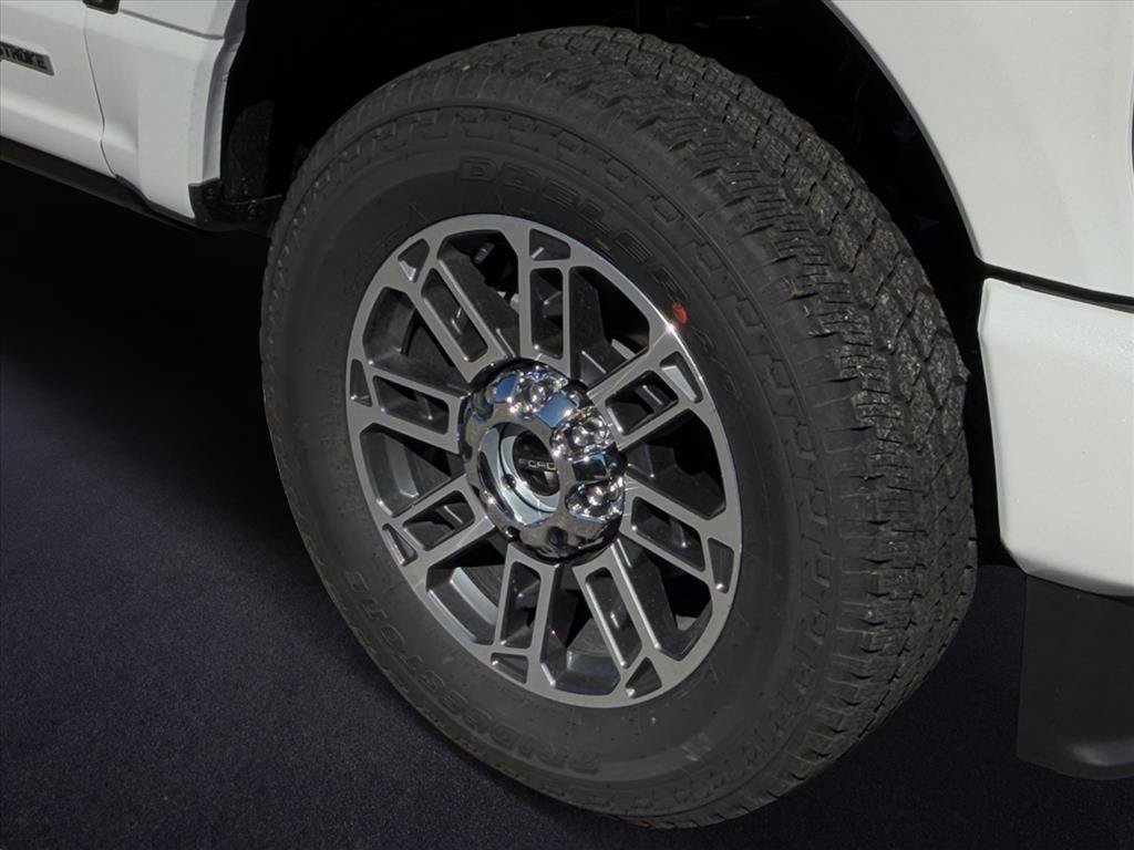 New 2027 Star White Metallic Tri-Coat Ford F-250® Platinum® image 9