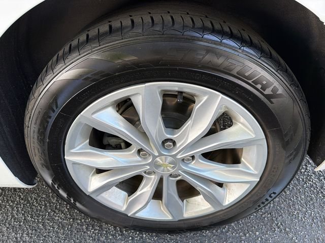 Used 2024 White Chevrolet LT image 19