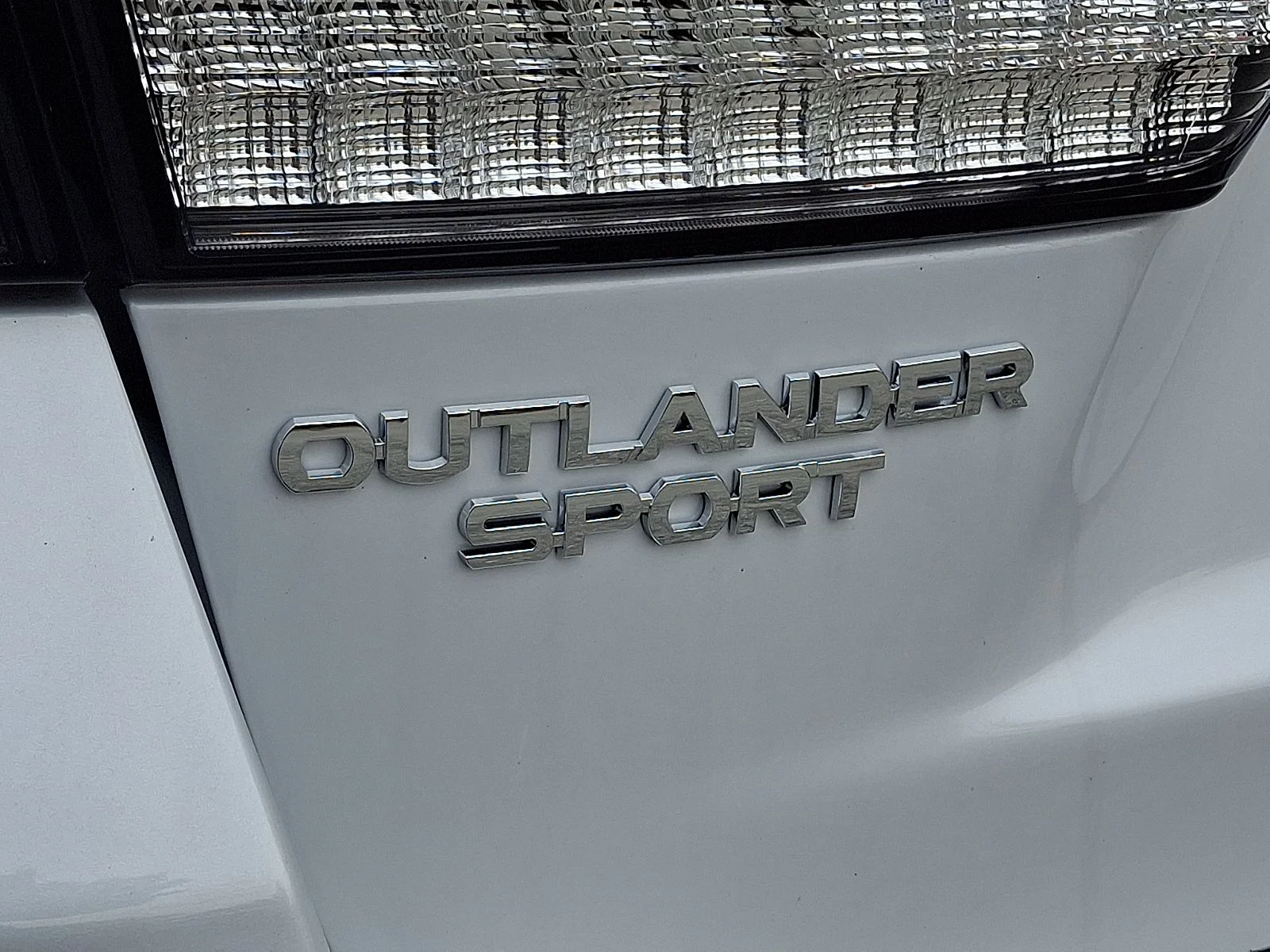 New 2026 White Mitsubishi 2.0 ES image 22