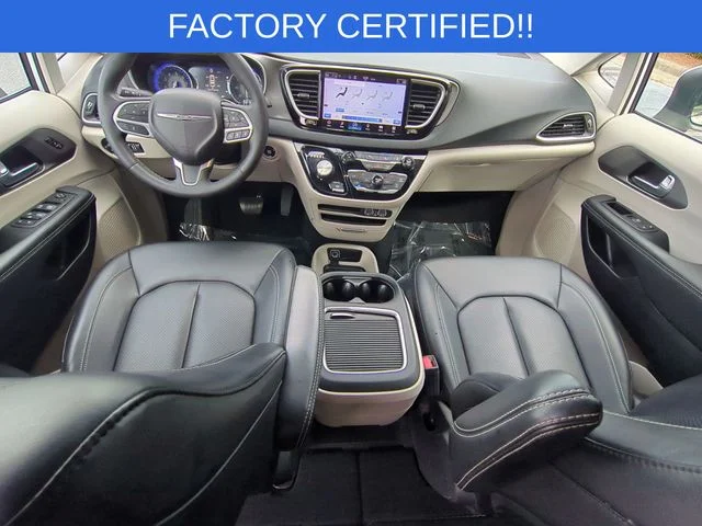 Used 2023 White Chrysler Touring L image 31