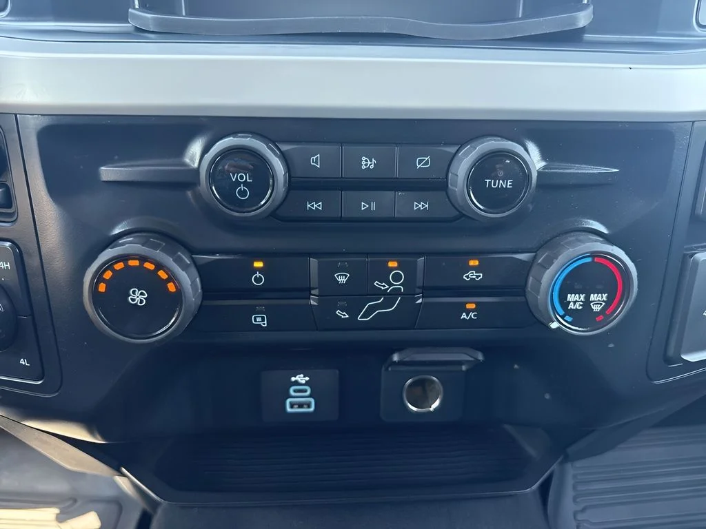 Used 2024 Silver Ford XLT image 18