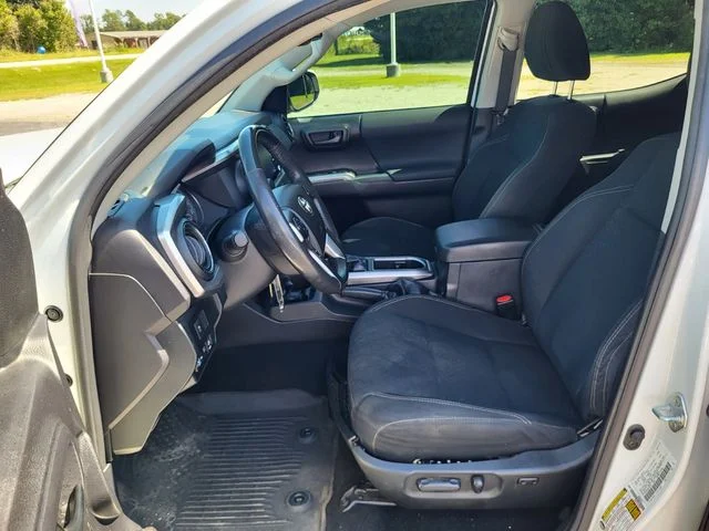 Used 2021 White Toyota SR5 image 10