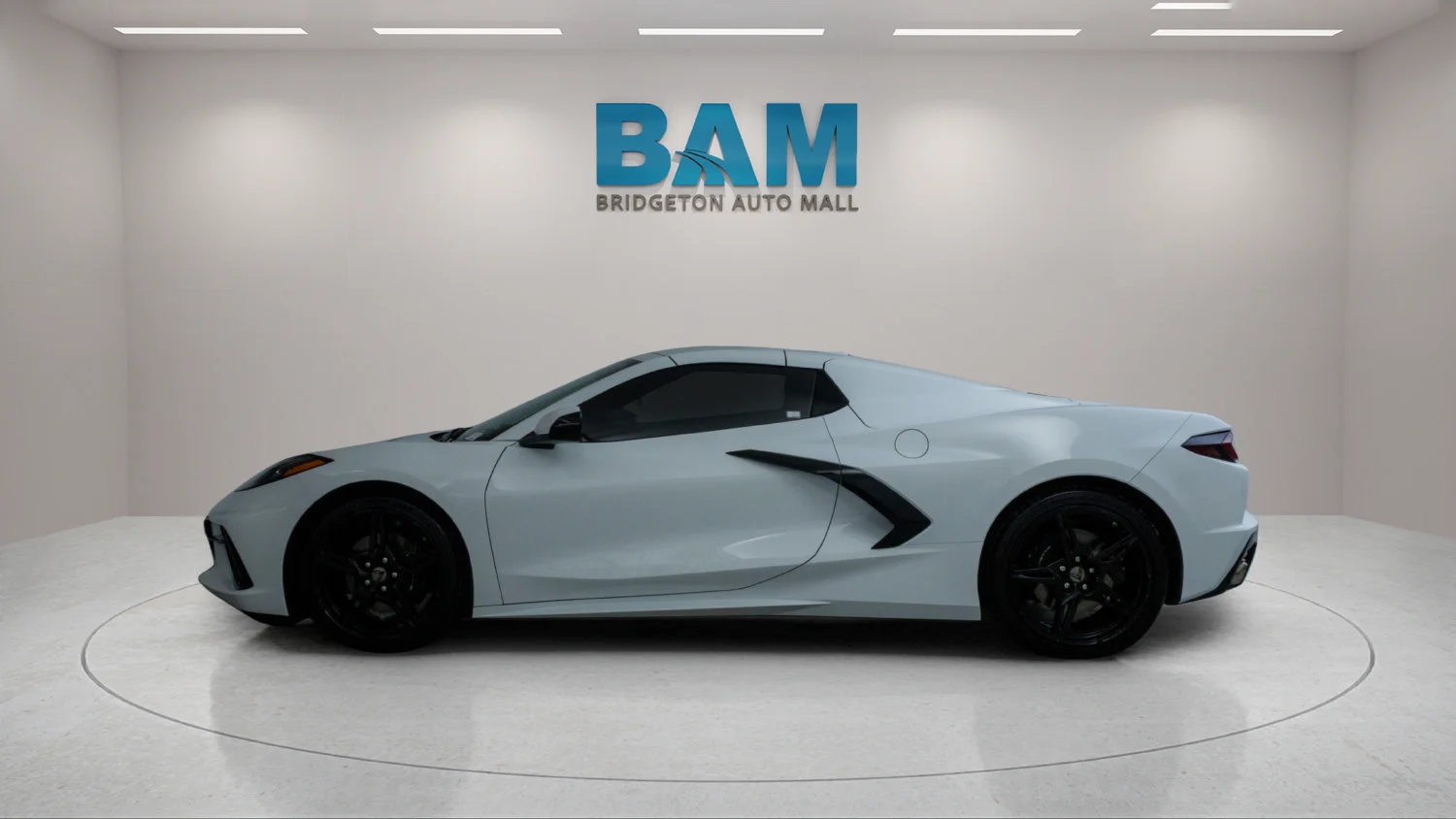 Certified Used 2025 Arctic White Chevrolet 1LT image 4