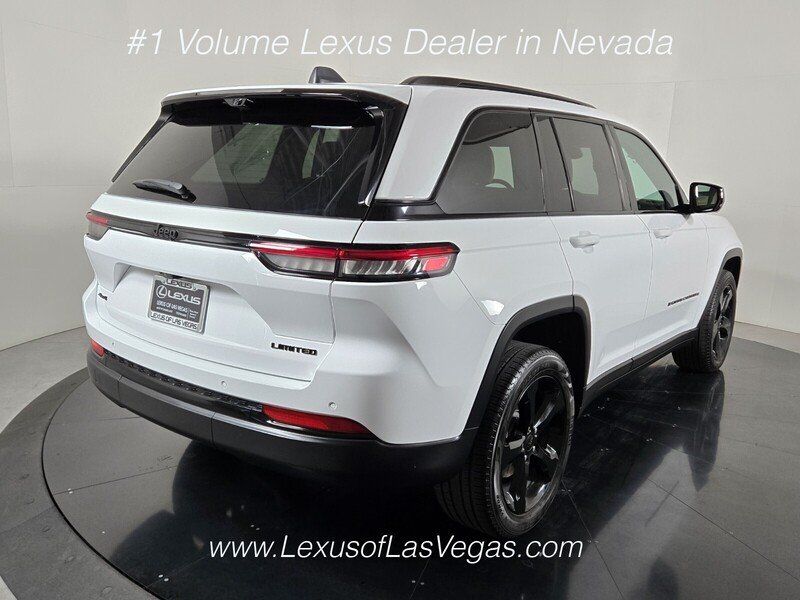 Used 2024 Bright White Clearcoat Jeep Limited image 6