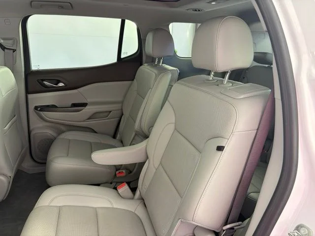 Used 2023 White GMC SLT image 43