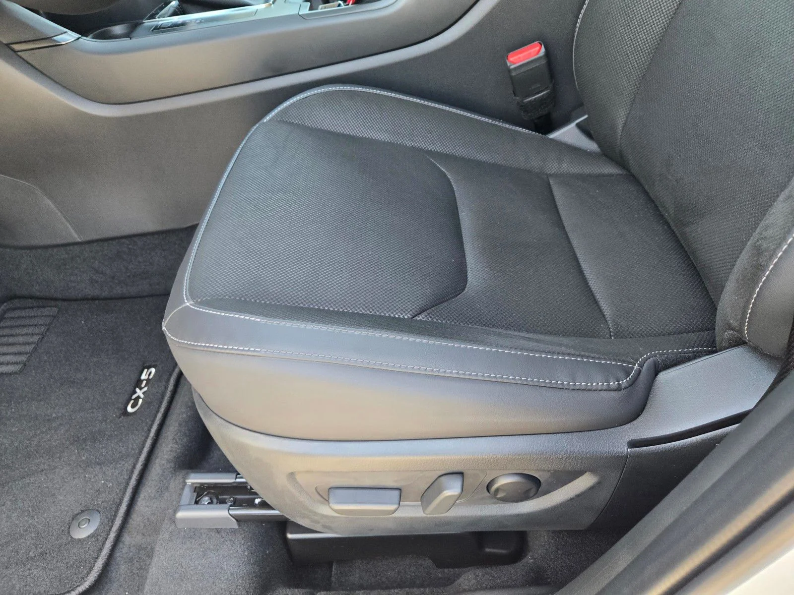 New 2026 Rhodium White Metallic Mazda 2.5 S Preferred AWD image 15