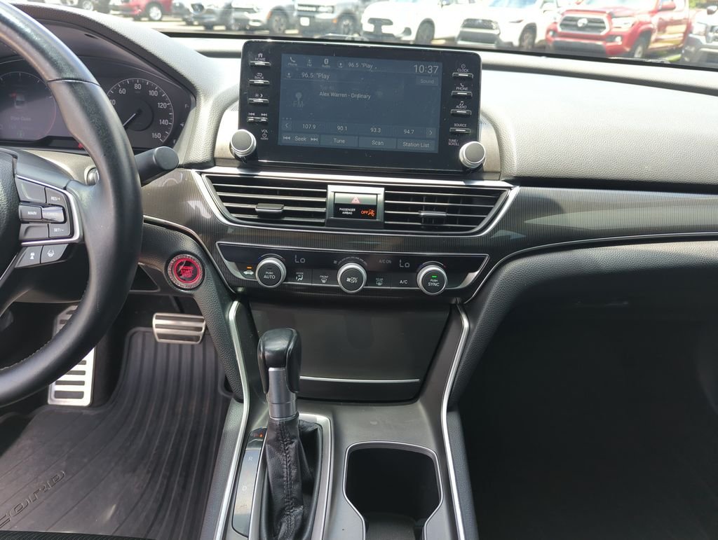 Used 2018  Honda Sport image 25