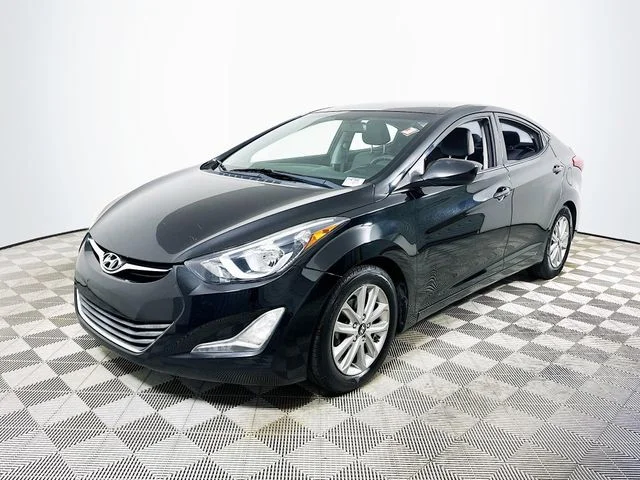 Pre-Owned 2014 Hyundai Elantra SE
