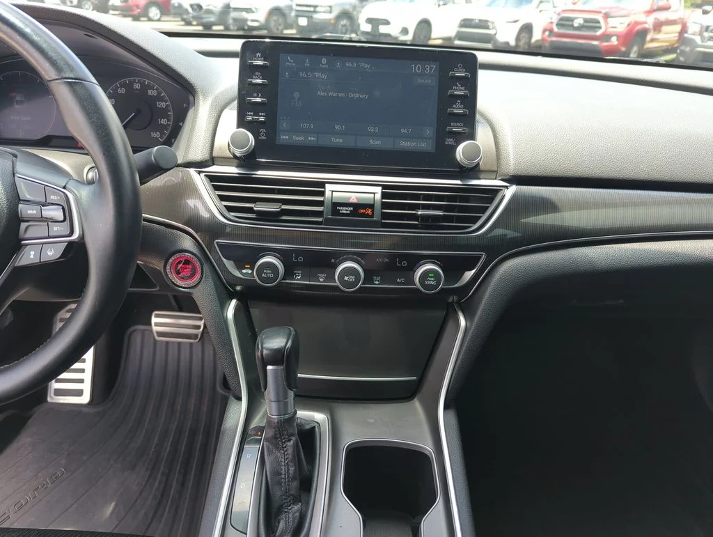 Used 2018  Honda Sport image 25