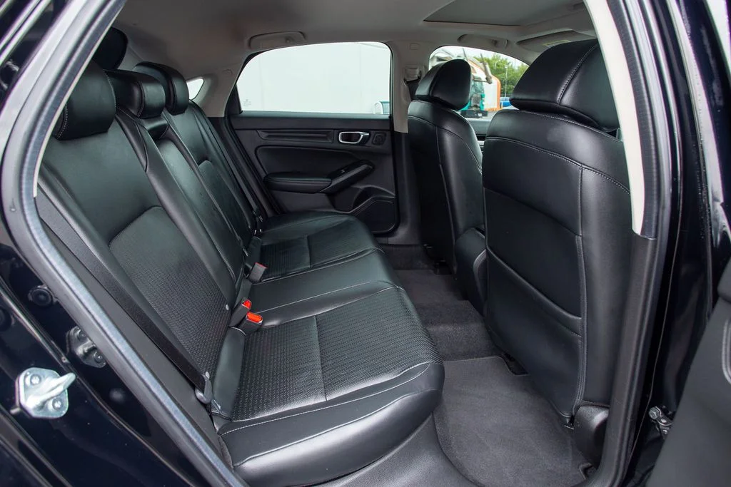 2024 Honda Civic Hatchback EX-L - Photo 15