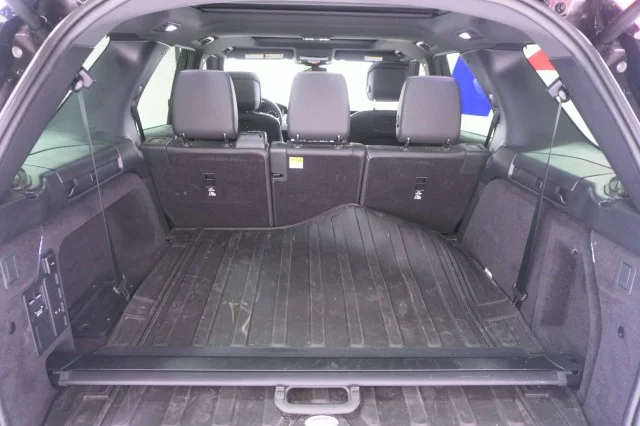 Used 2025 GRAY Land Rover S image 9