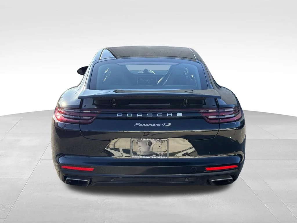 Used 2018 Black Porsche Base image 9