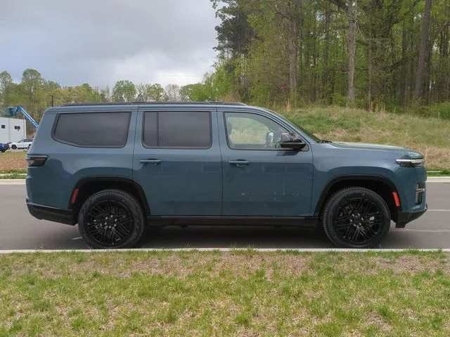 New 2026 Steel Blue Exterior Paint Jeep Limited Reserve image 14