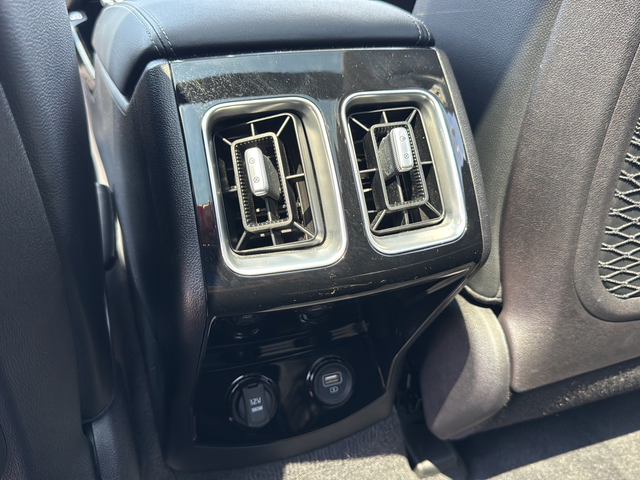 Used 2022 White Kia X-Line SX Prestige image 29