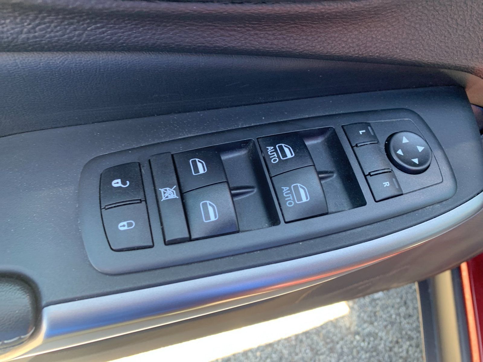 Used 2021 Red Jeep Latitude Lux image 12