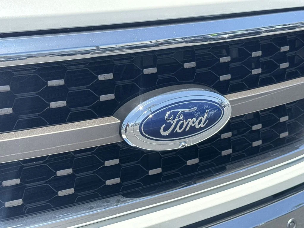 Used 2022 White Ford King Ranch image 33