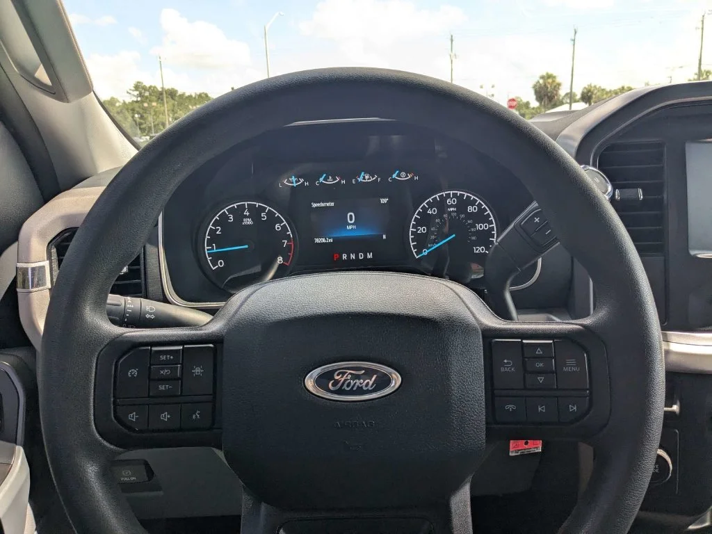 Used 2023 Oxford White Ford XLT image 21