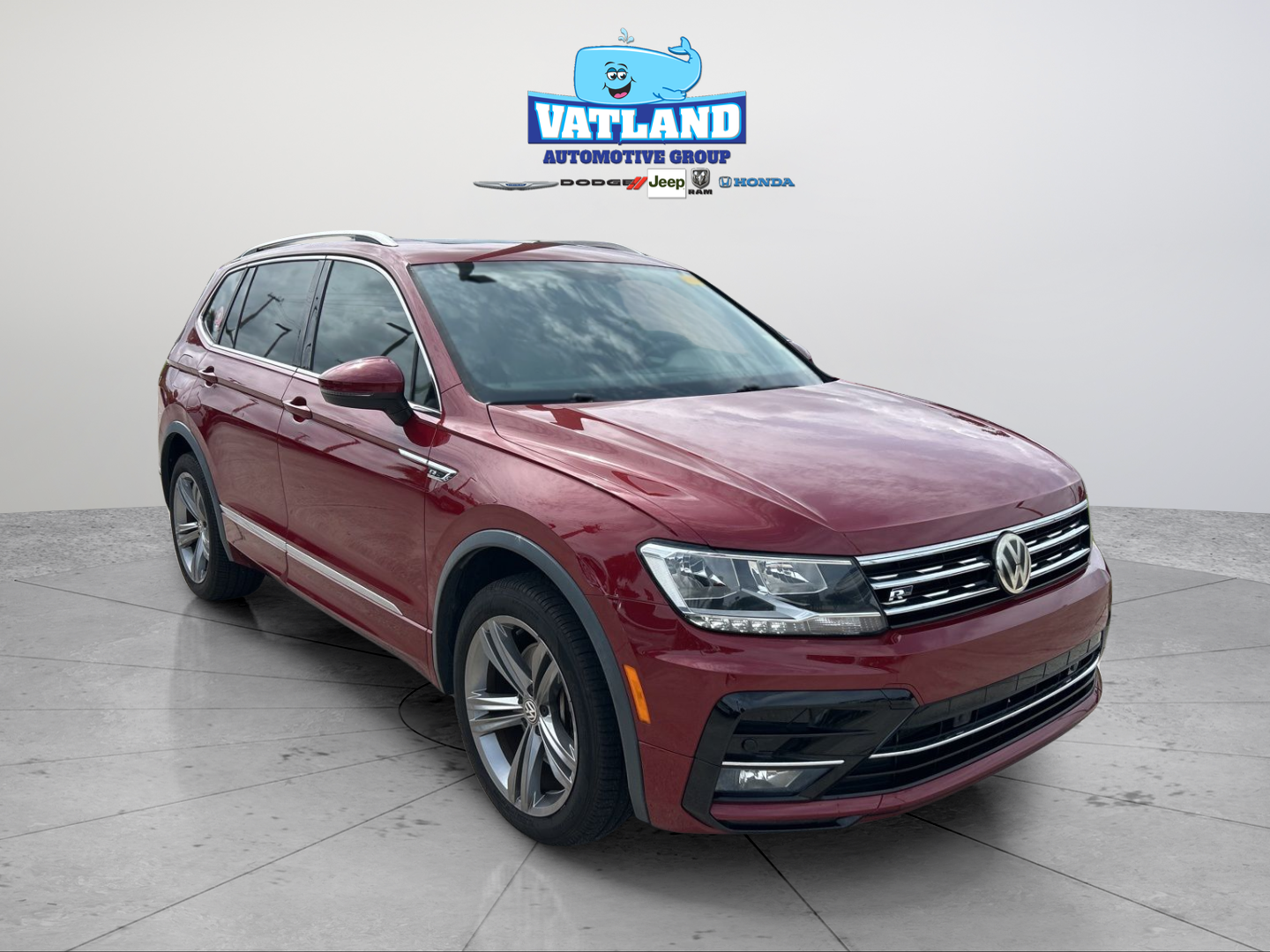 Used 2019 Red Volkswagen 2.0T SEL R-Line image 7