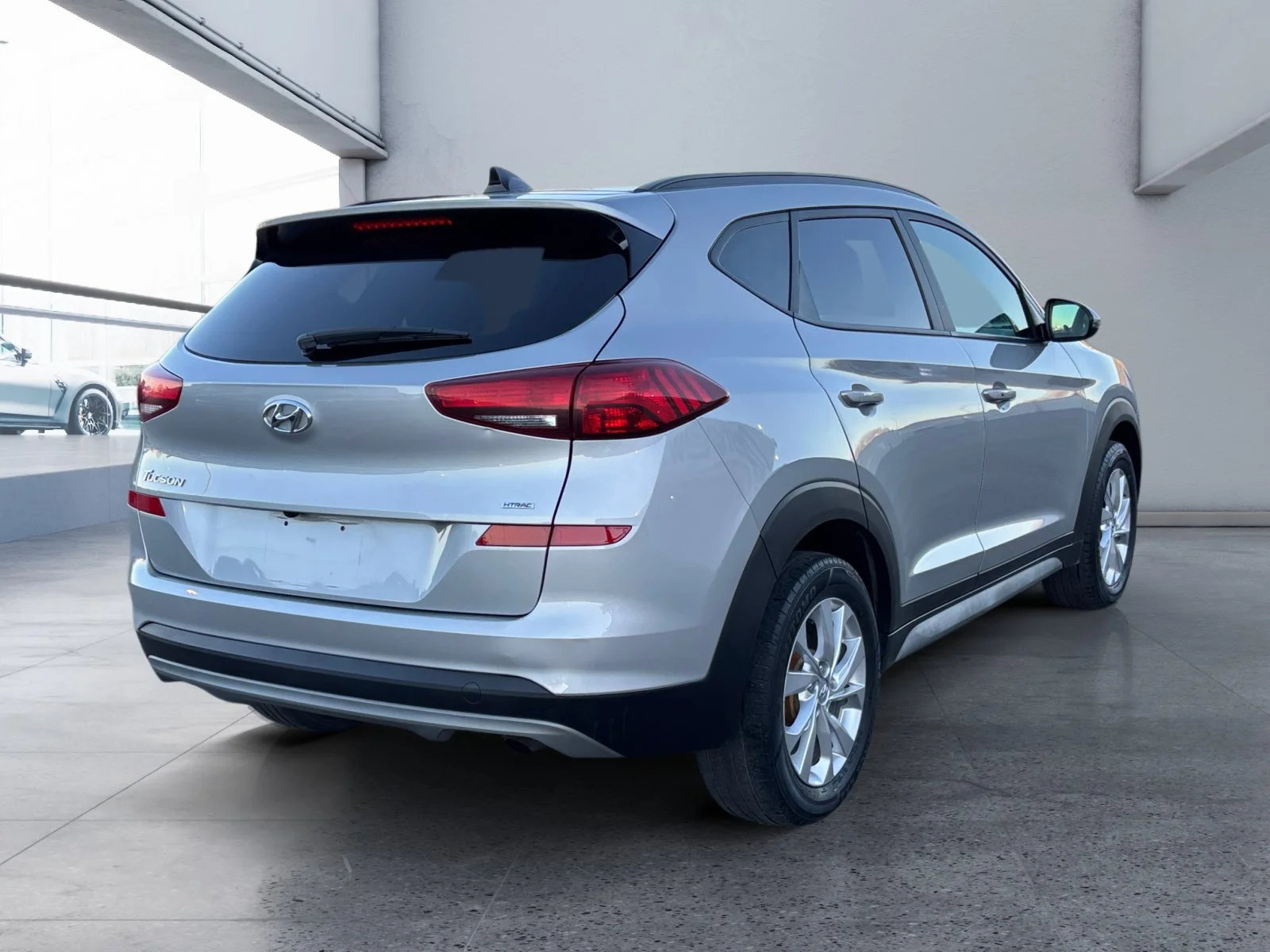 Used 2020 Silver Hyundai Preferred image 5