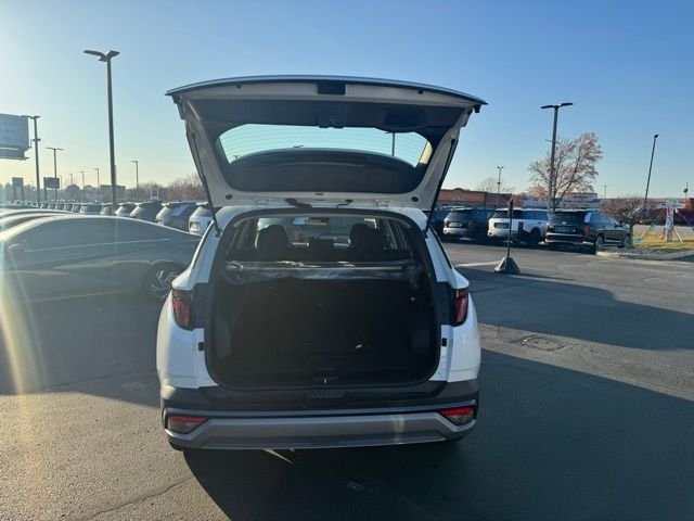 New 2026 White Pearl Hyundai SE FWD image 10