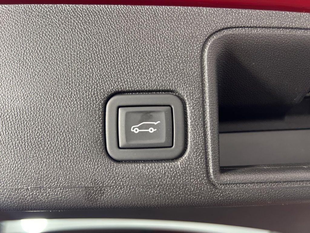 Used 2023 Volcanic Red GMC SLE image 20