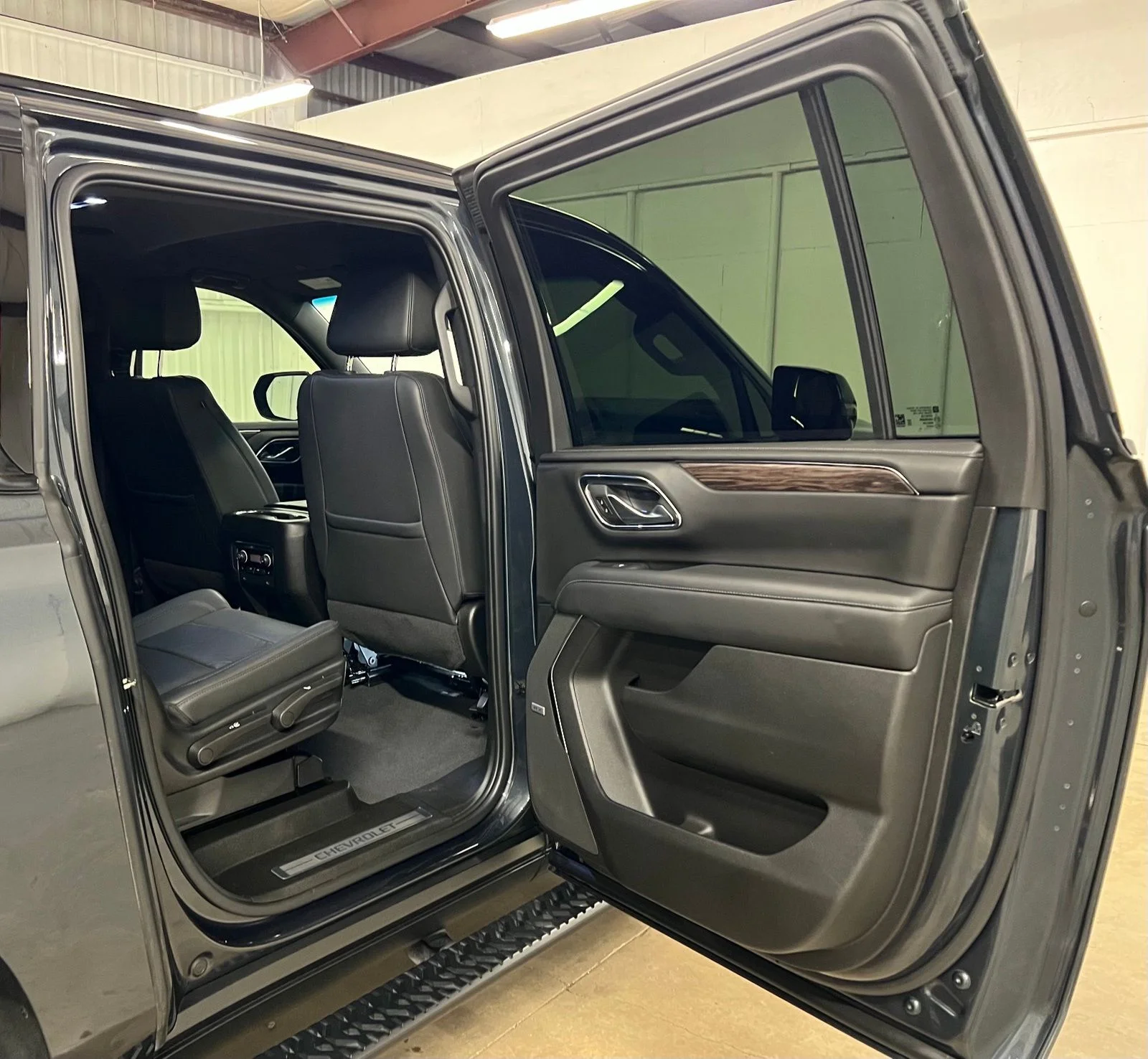 Used 2022 Gray Chevrolet Z71 image 19
