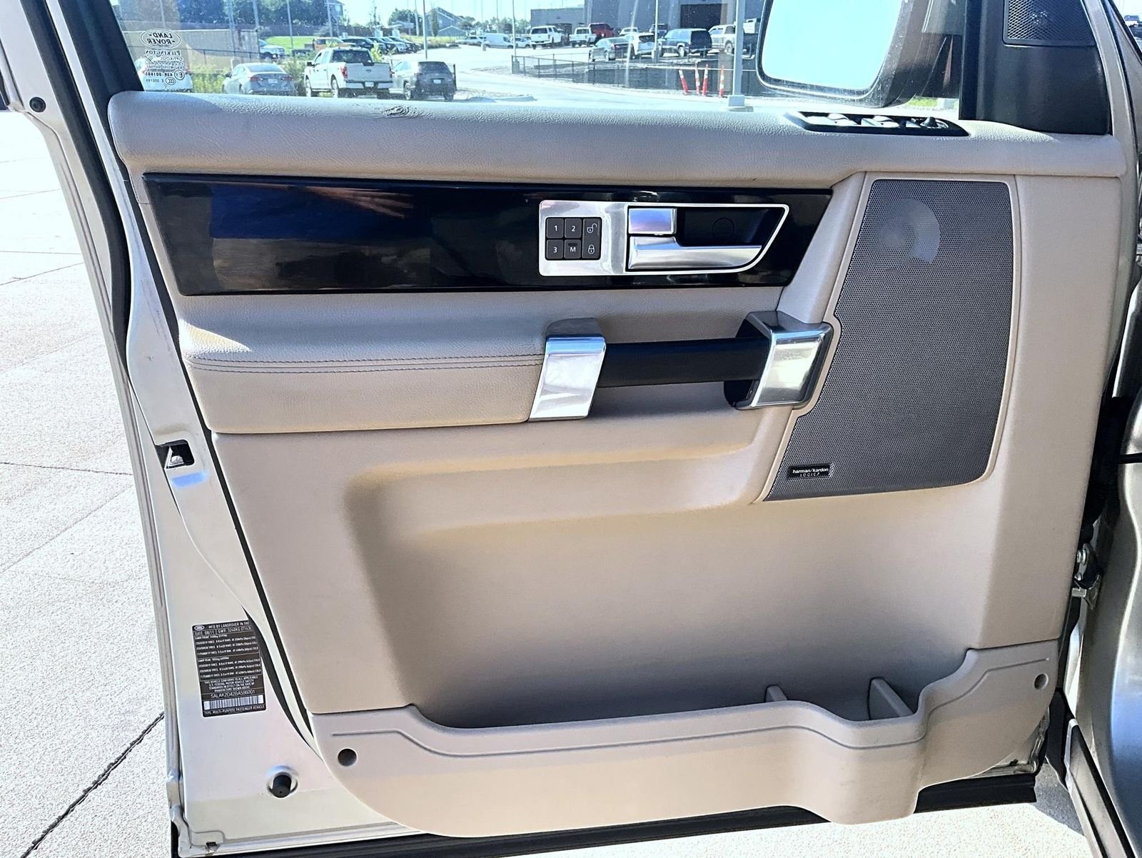 Used 2011 Beige Land Rover V8 image 9