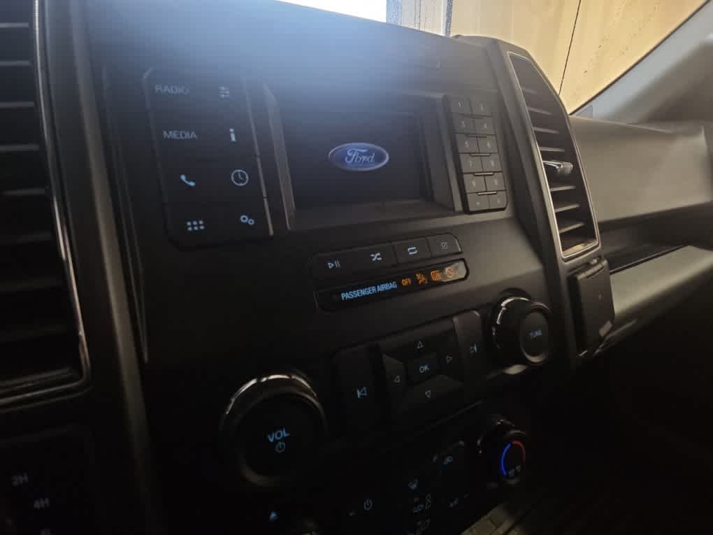 Used 2018 Stone Gray Ford XLT image 5