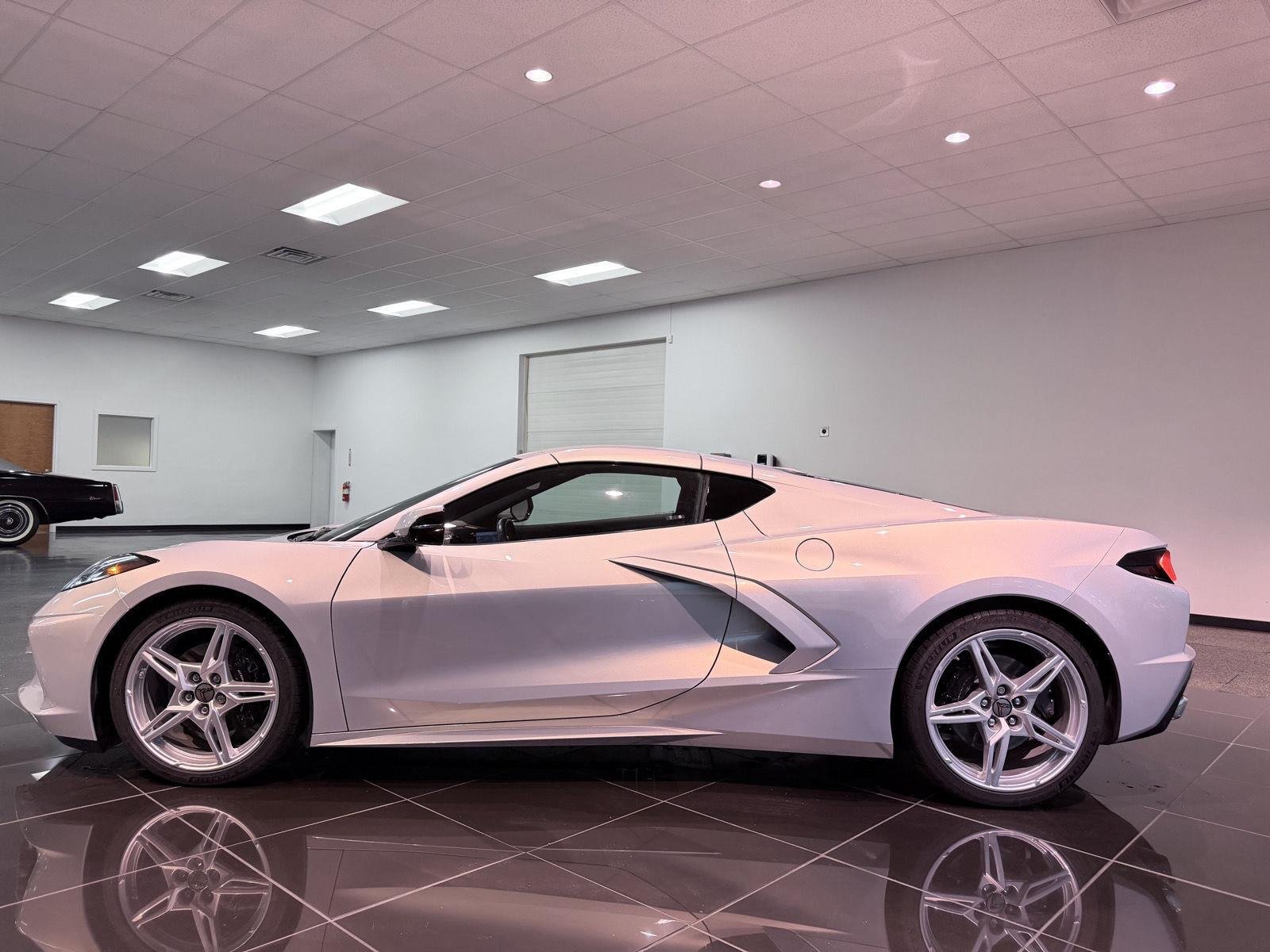 Used 2021 Silver Flare Metallic Chevrolet 2LT image 13