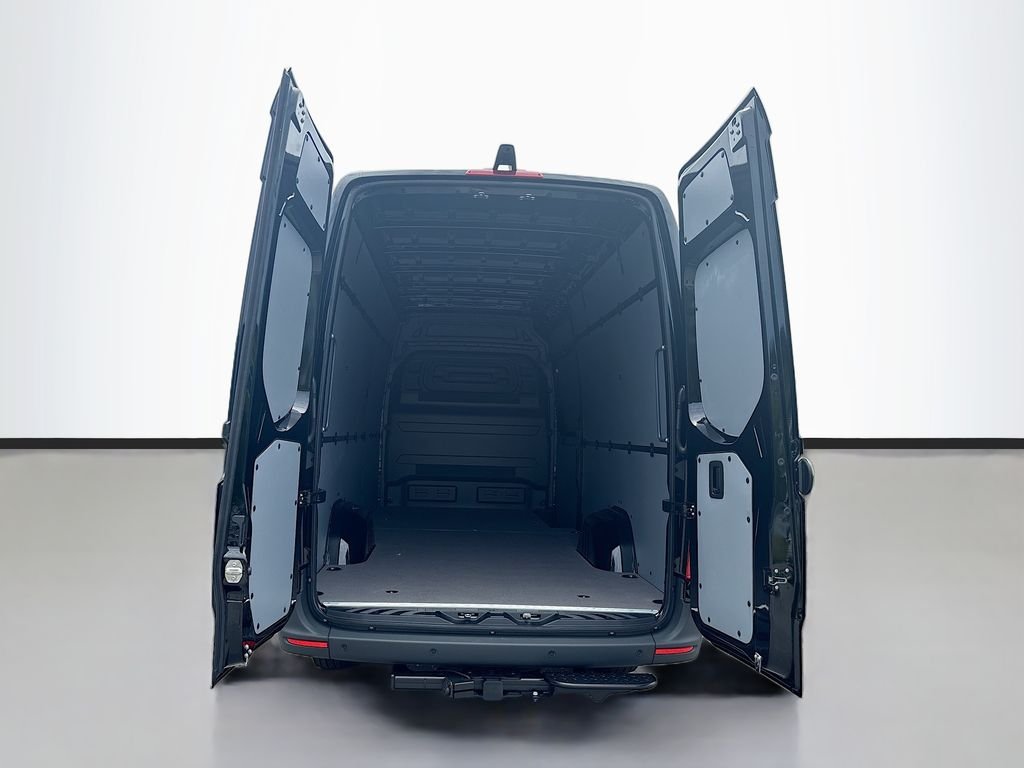 New 2026  Mercedes-Benz Cargo 170 WB image 9