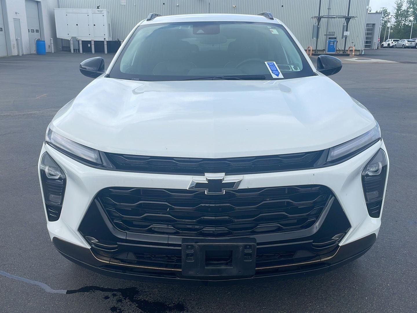 Used 2024 Summit White Chevrolet ACTIV image 5