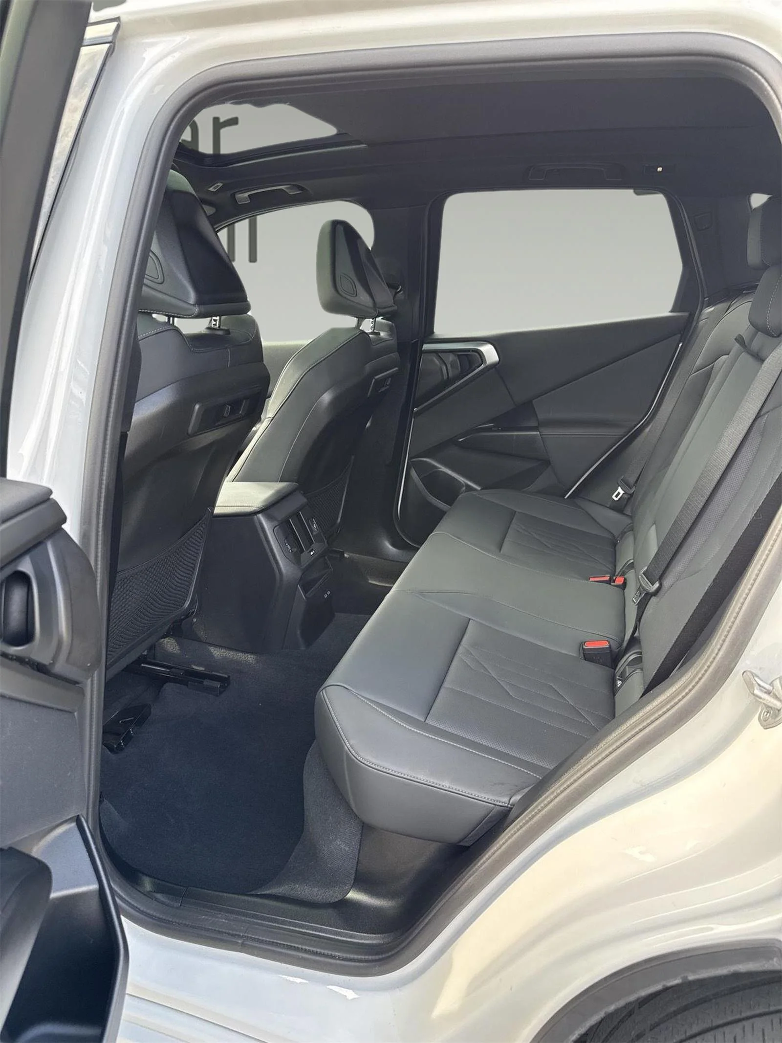 Used 2025 WHITE BMW 30 xDrive image 19