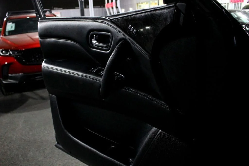 Used 2024 Gray INFINITI LUXE image 18