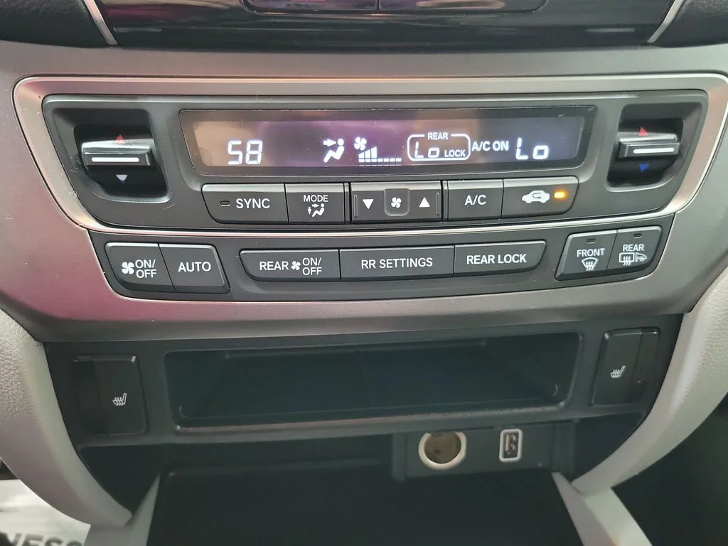 Used 2019  Honda EX-L image 43