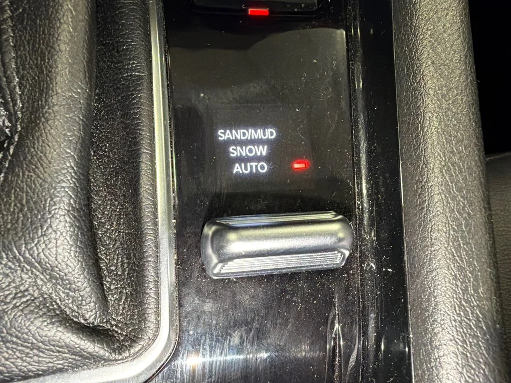 Used 2026 Bright White Clearcoat Jeep Limited Altitude image 34