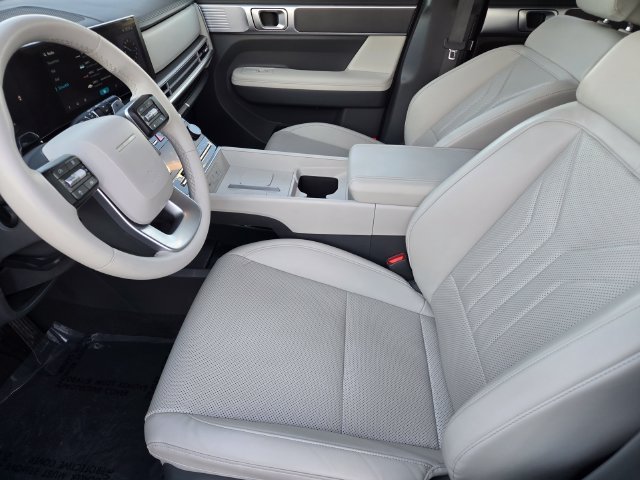 Used 2025 White Hyundai SEL image 15