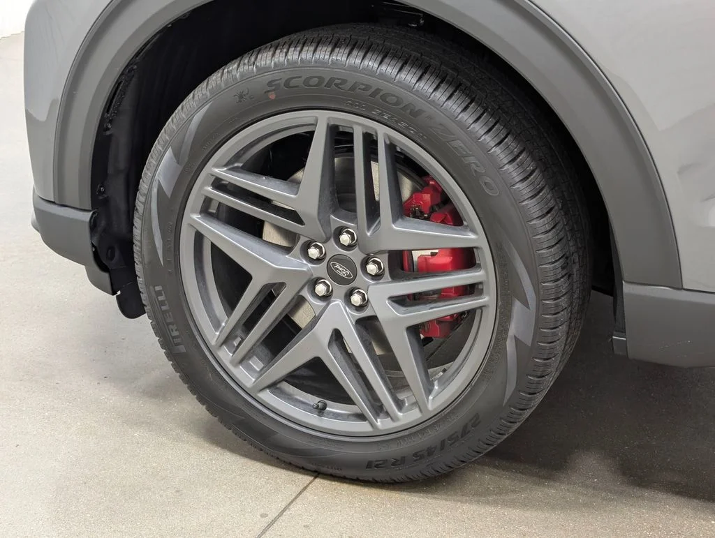 New 2026 Carbonized Gray Metallic Ford ST-Line image 2