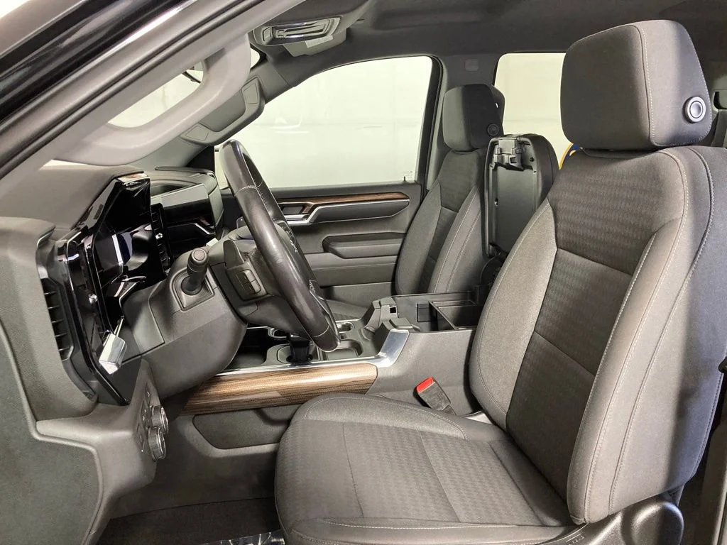 Used 2022 Black Chevrolet LT Trail Boss image 13
