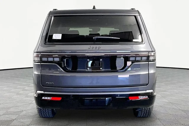 New 2026 Gray Jeep Upland image 5