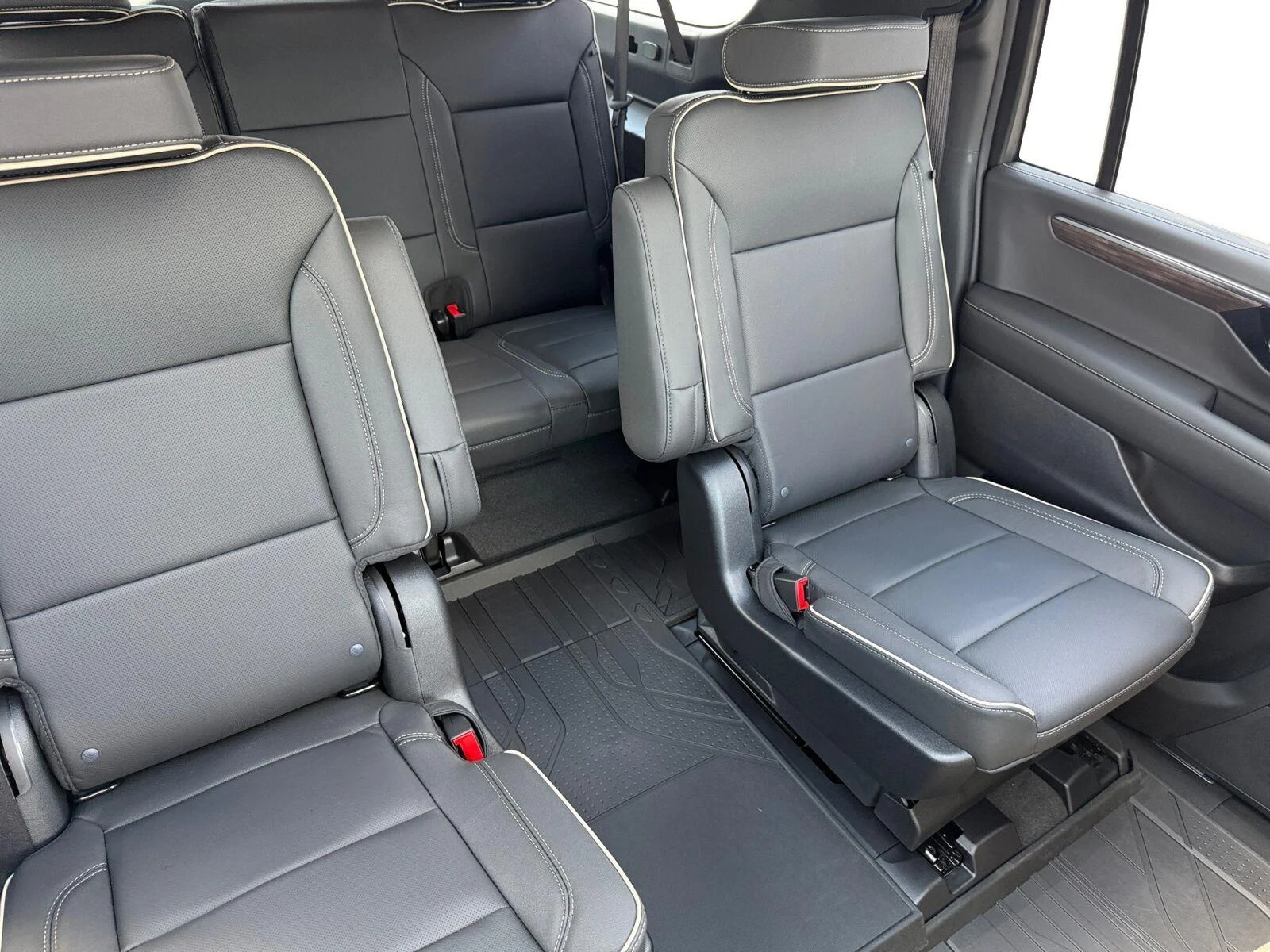 New 2026 Polar White Tricoat Chevrolet Premier image 12