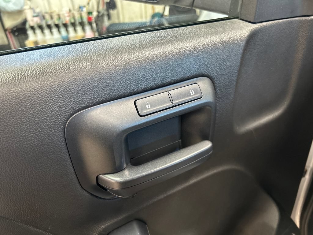 Used 2017 QUICKSILVER METALLIC GMC BASE image 16