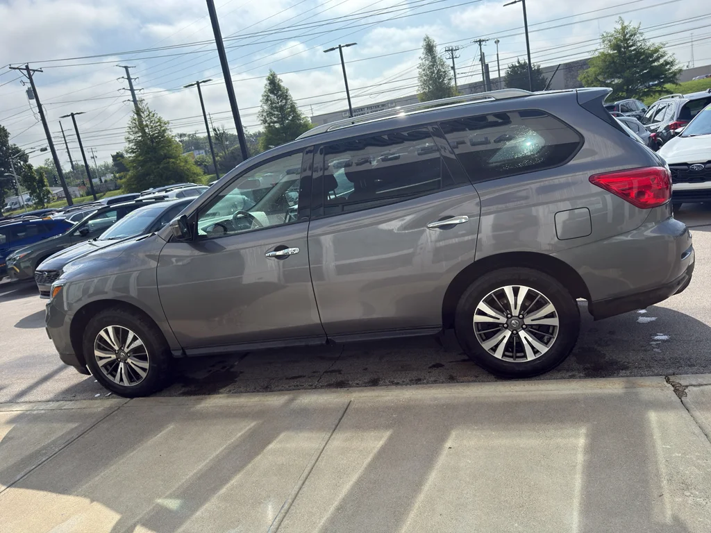 Used 2017 Gray Nissan SV image 6