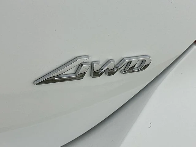 New 2025 White Genesis 2.5T image 25