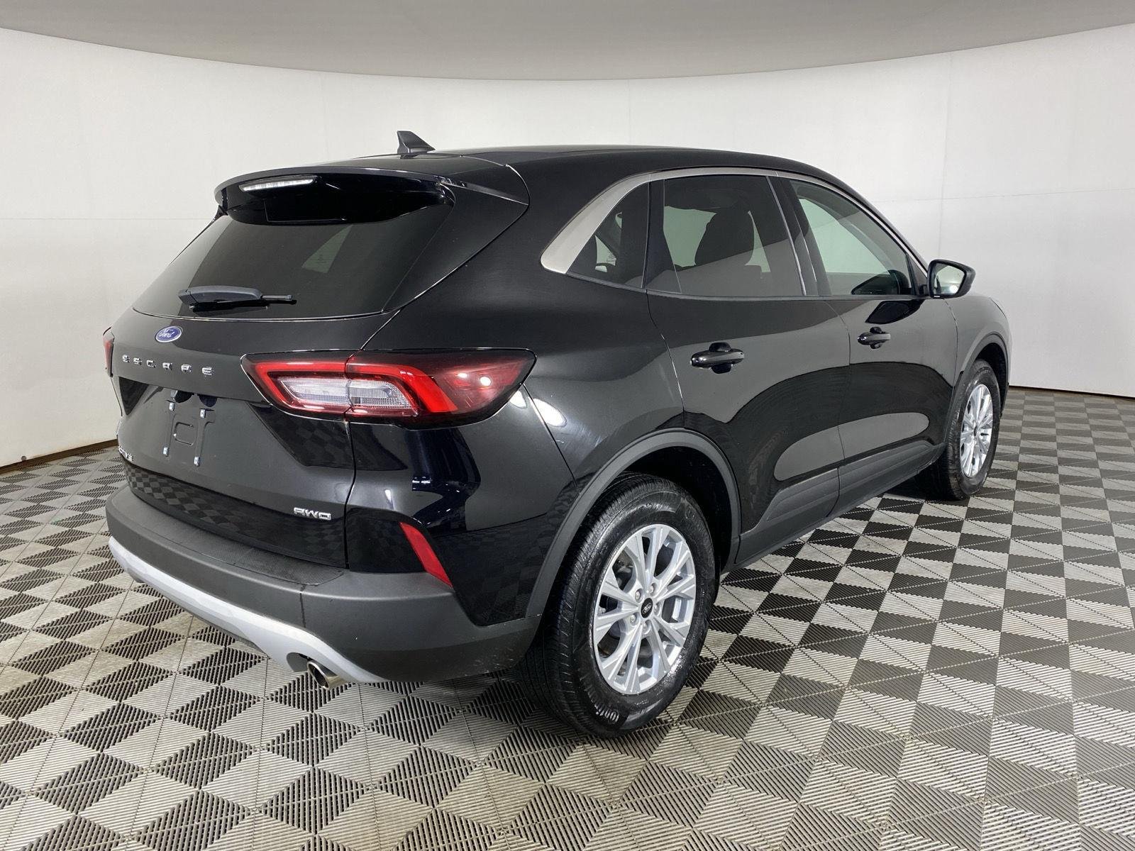 Used 2023 Agate Black Ford Active image 10
