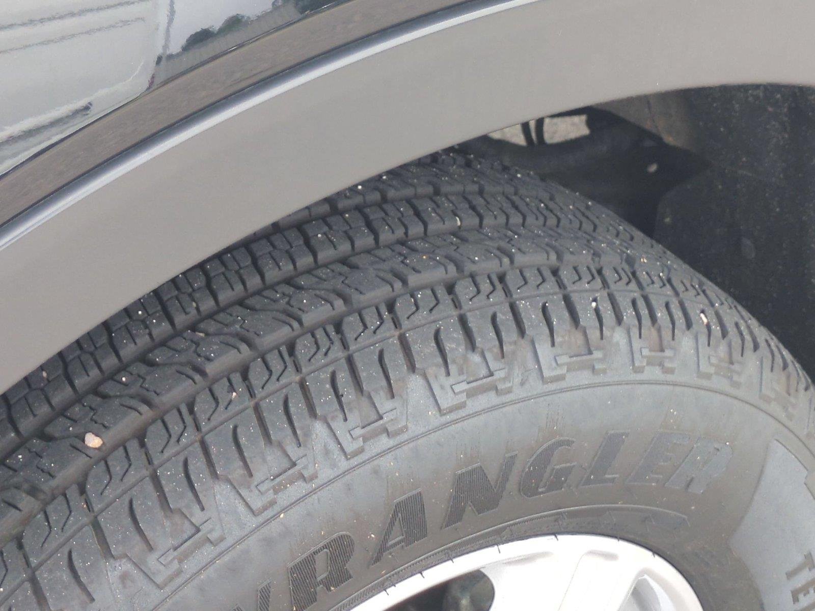 Used 2019 Shadow Black Ford XL image 13
