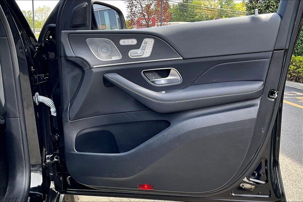 Certified Used 2022 Black Mercedes-Benz GLS 450 image 19