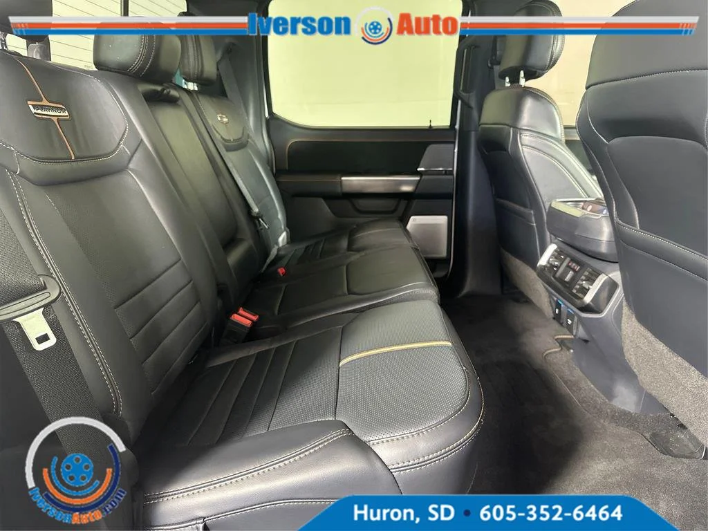 Used 2022 Star White Metallic Tri-Coat Ford Platinum image 33